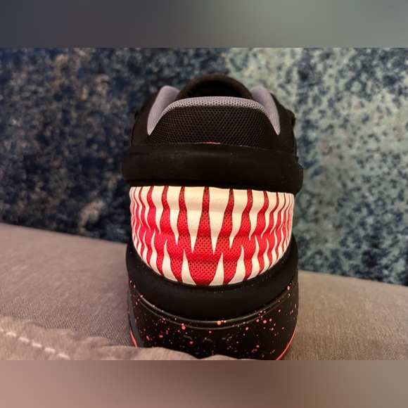 Adidas x Marvel Limited Edition Sneakers (Venom) - Picture 5 of 5